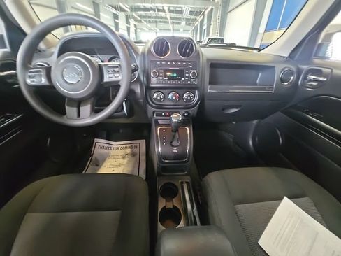 Used 2017 Jeep Patriot Sport w/ Power Value Group AWD/4WD image 21