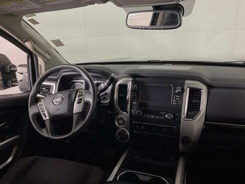 Used 2018 Nissan Titan SV w/ SV Convenience Package image 30