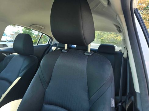 Used 2014 MAZDA MAZDA3 i Sport image 22