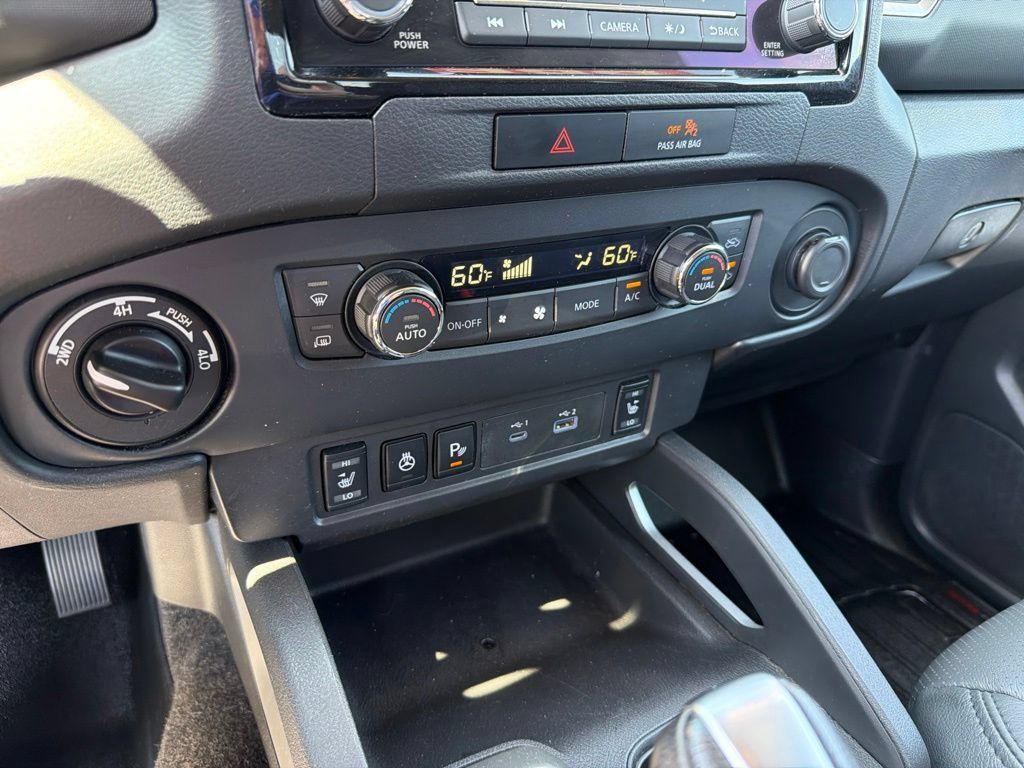 Used 2022 Nissan Frontier SV AWD/4WD image 23