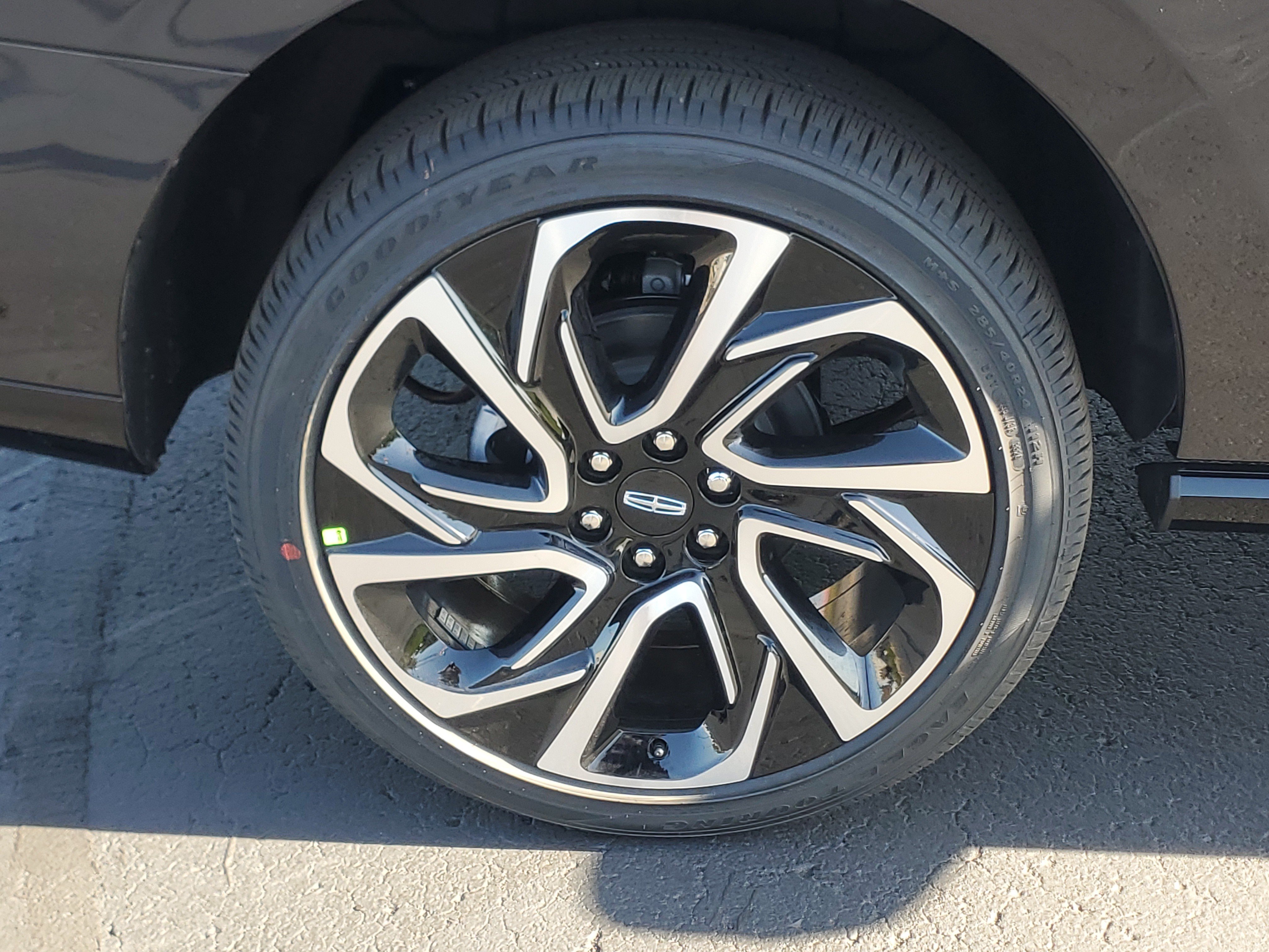 New 2027 Lincoln Navigator Reserve AWD/4WD image 5