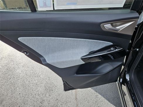 New 2025 Volkswagen ID.4 Pro image 23