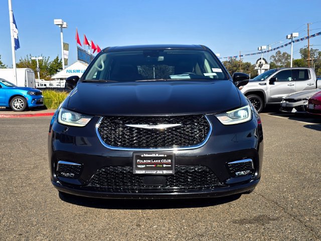 Certified 2022 Chrysler Pacifica Touring-L FWD image 2