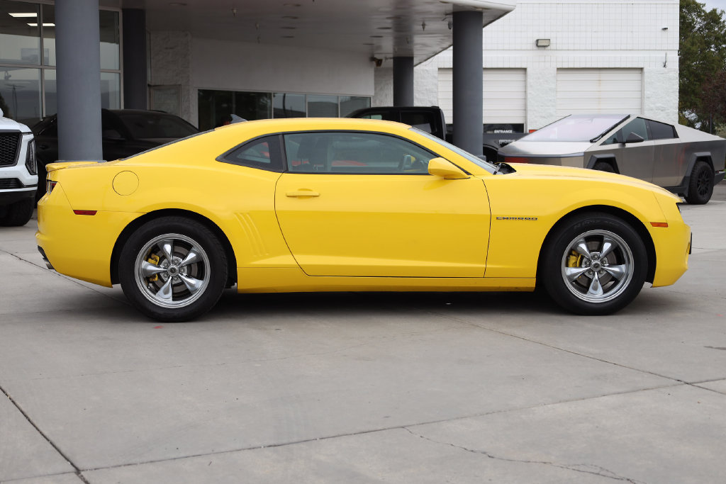 Used 2012 Chevrolet Camaro LS RWD image 7