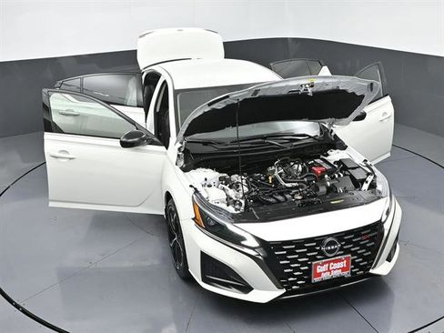 Used 2025 Nissan Altima 2.5 SR image 43