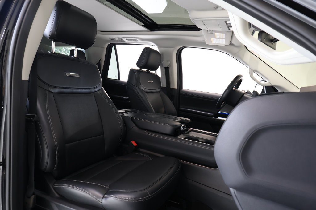 Used 2025 Ford Expedition Platinum AWD/4WD image 26