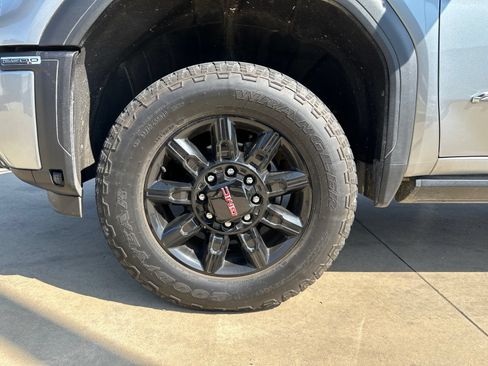Used 2025 GMC Sierra 2500 AT4 w/ AT4 Premium Plus Package AWD/4WD image 4