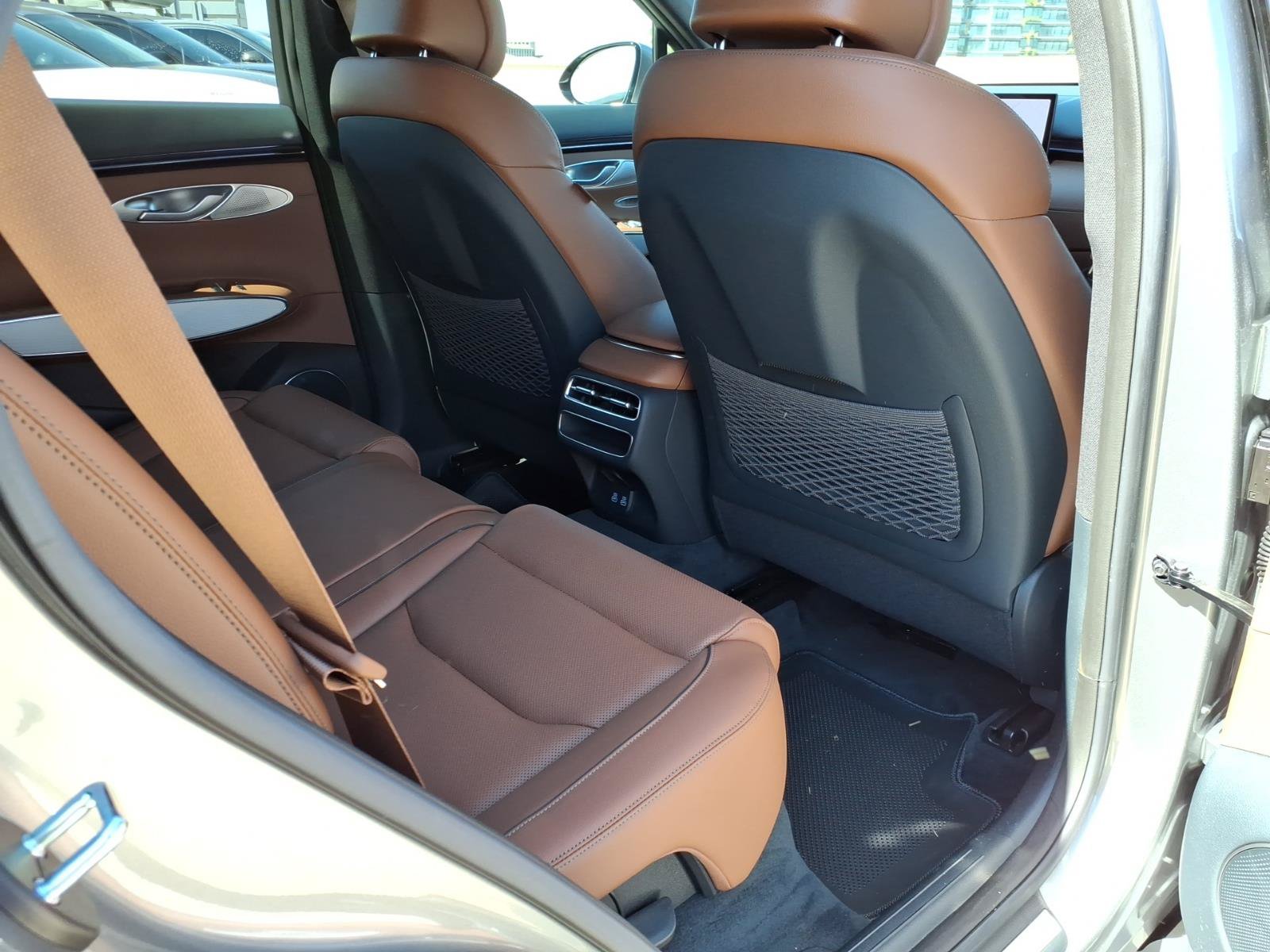 Certified 2026 Genesis GV70 2.5T Advanced AWD/4WD image 13