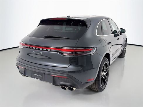Certified 2022 Porsche Macan S image 6