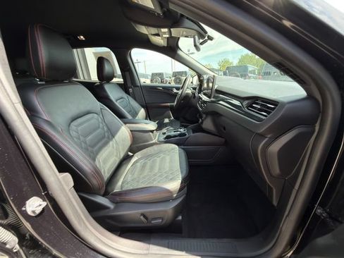 Used 2023 Ford Escape ST-Line Elite w/ Premium Technology Package AWD/4WD image 9