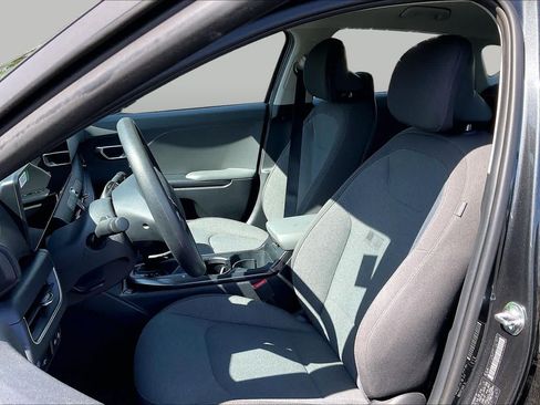 Used 2025 Kia K4 FWD image 7