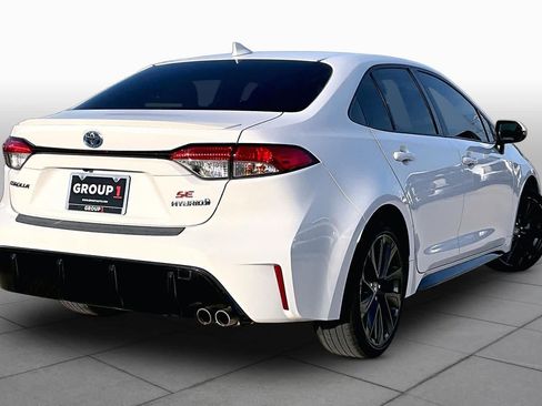 Used 2023 Toyota Corolla SE w/ SE Package FWD image 12