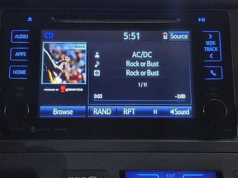 Used 2017 Toyota Sienna XLE image 24