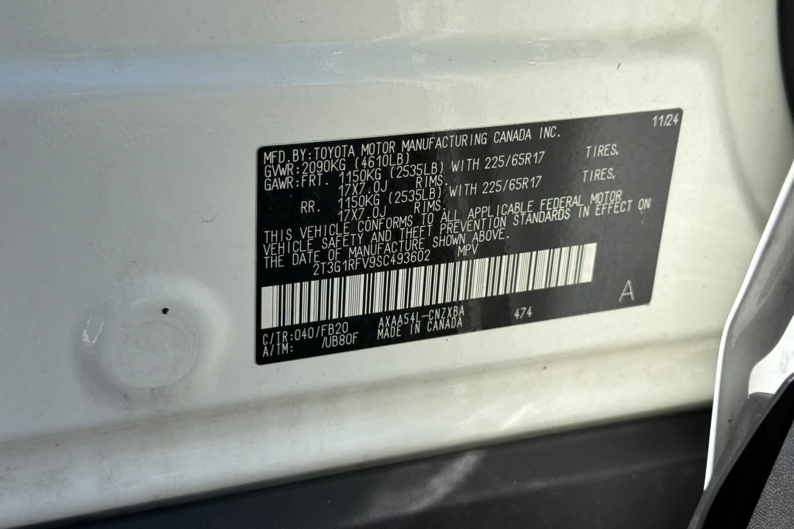 Used 2025 Toyota RAV4 LE AWD/4WD image 32