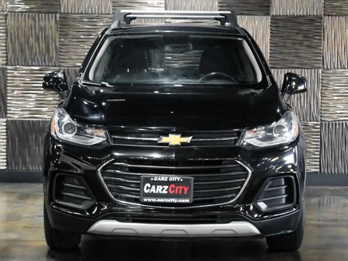 Used 2022 Chevrolet Trax LT w/ LT Convenience Package AWD/4WD image 5