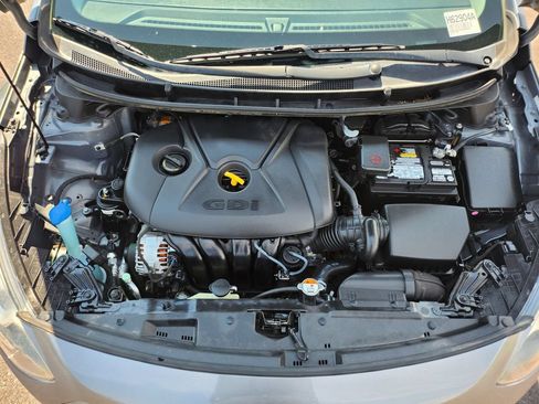 Used 2016 Hyundai Elantra GT FWD image 11