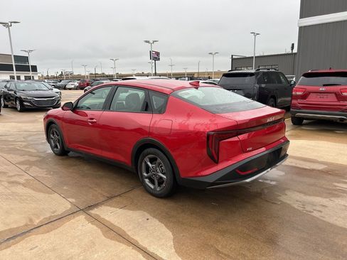 Used 2025 Kia K4 FWD image 2