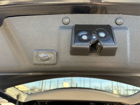 Used 2016 GMC Acadia SLE FWD image 13
