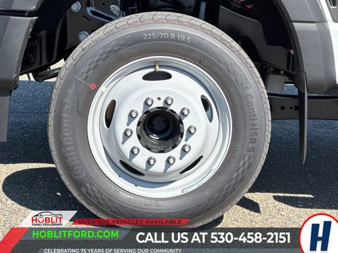 New 2026 Ford F550 2WD Regular Cab Super Duty w/ XL Chrome Package image 25