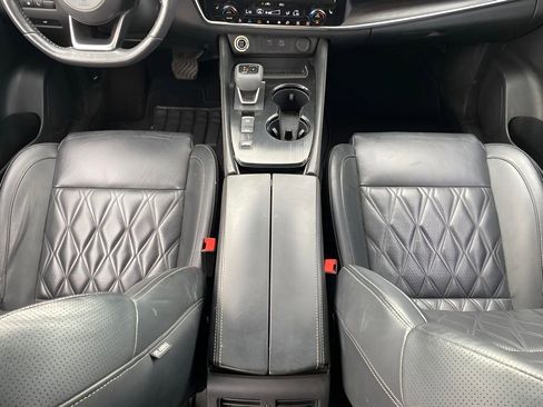 Used 2022 Nissan Rogue Platinum w/ Head-Up Display Package FWD image 17