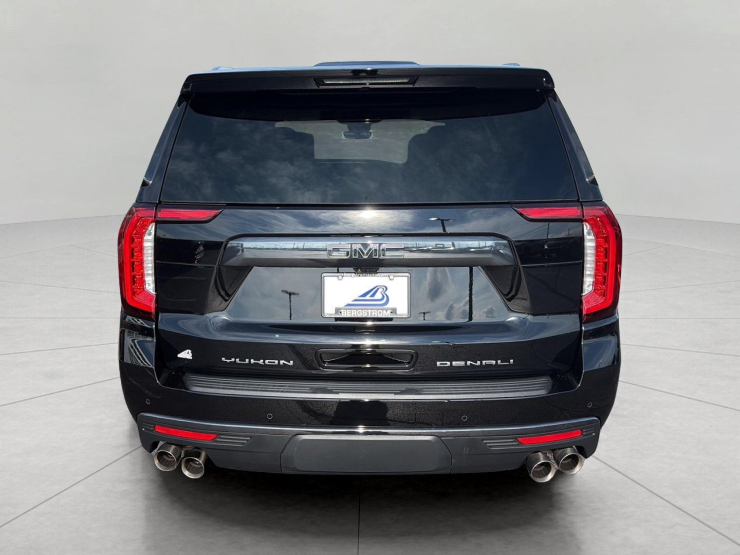 Used 2023 GMC Yukon Denali Ultimate AWD/4WD image 5