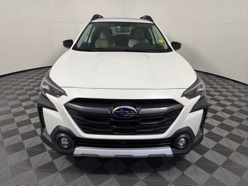 Used 2025 Subaru Outback Limited image 11