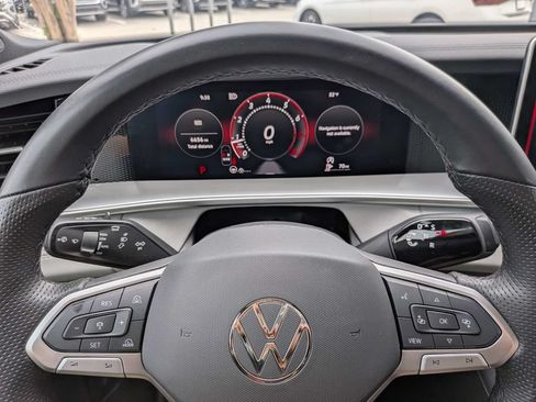 Certified 2026 Volkswagen Tiguan SE R-Line FWD image 40