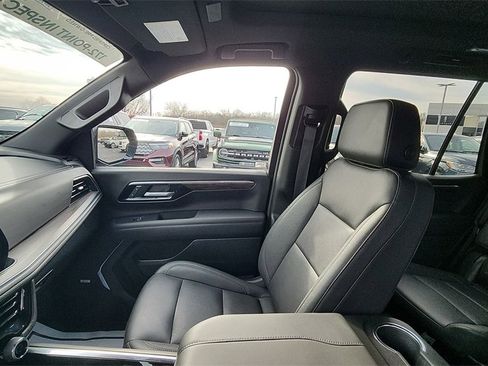 Used 2025 Chevrolet Tahoe LT w/ Comfort Package image 11