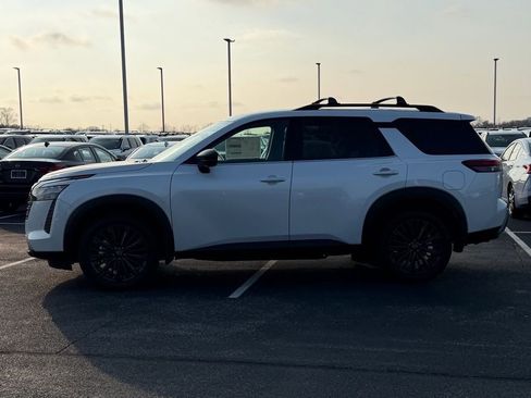 New 2026 Nissan Pathfinder SL w/ SL Premium Package image 7