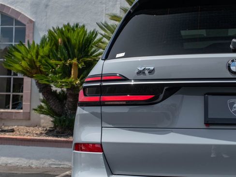 Used 2025 BMW X7 M60i w/ Executive Package AWD/4WD image 15