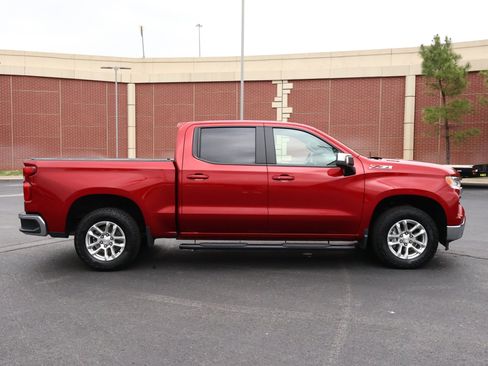 Used 2023 Chevrolet Silverado 1500 LT AWD/4WD image 34