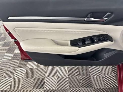 Certified 2023 Nissan Altima 2.5 SL FWD image 18