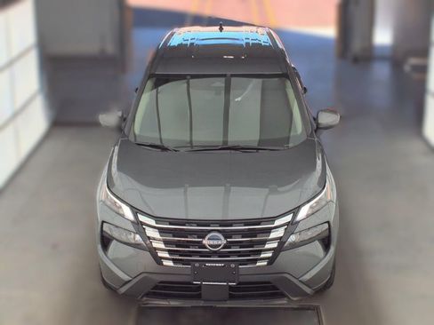 Certified 2025 Nissan Rogue SV image 3