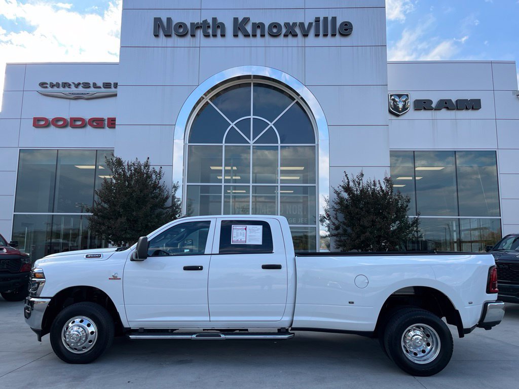 Used 2025 RAM 3500 Tradesman w/ Chrome Appearance Group AWD/4WD image 2