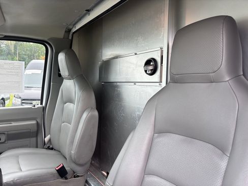 Used 2022 Ford E-350 and Econoline 350 Super Duty w/ Power Windows & Locks Group image 40