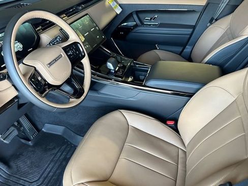 New 2026 Land Rover Range Rover Sport Dynamic SE AWD/4WD image 9