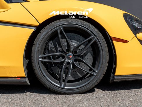 Used 2017 McLaren 570S Coupe RWD image 35