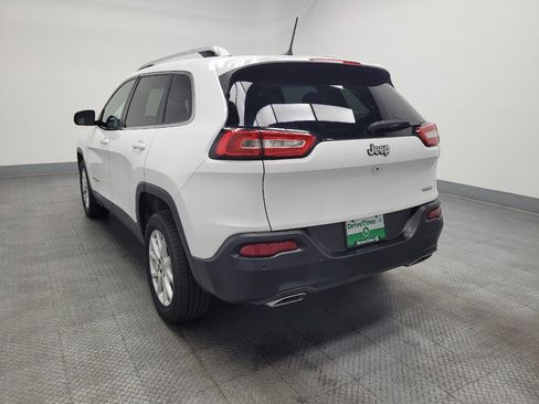 Used 2018 Jeep Cherokee Latitude Plus w/ Comfort/Convenience Group image 5