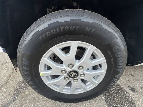Used 2026 Toyota Tacoma SR RWD image 16