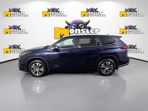 Used 2023 Toyota Highlander L image 8