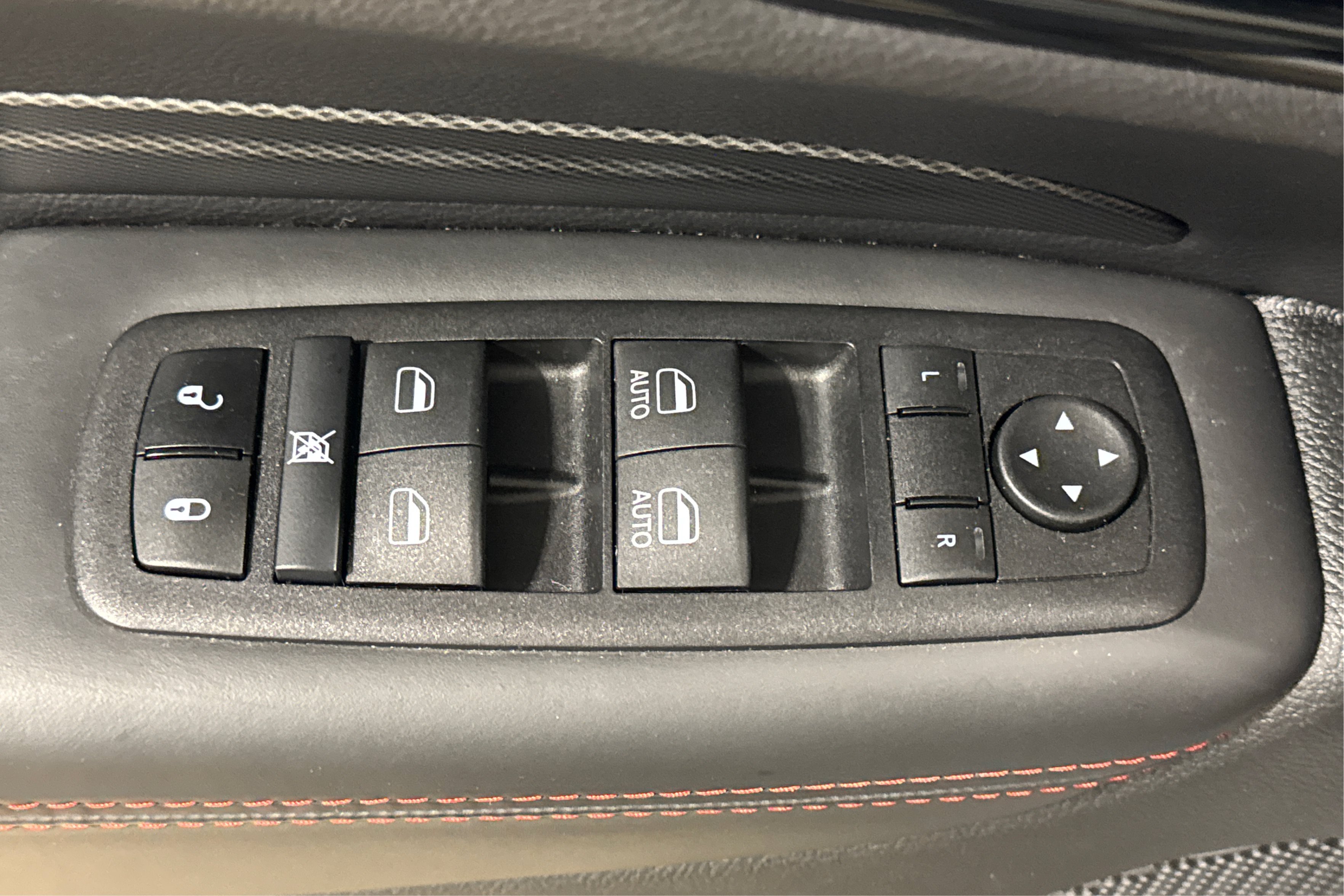 Used 2025 Dodge Durango R/T AWD/4WD image 17