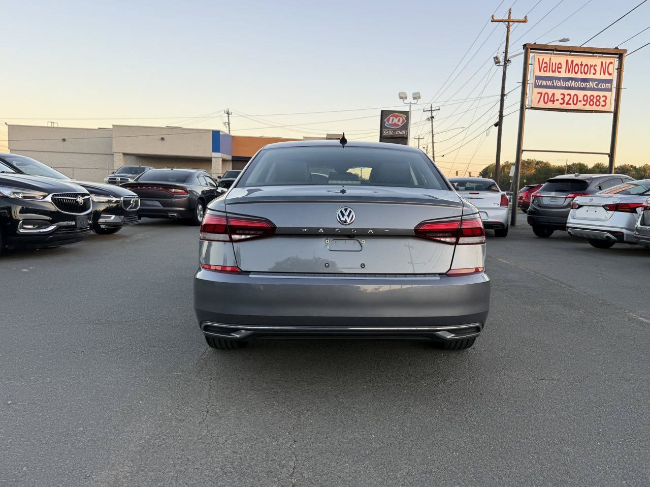 Used 2021 Volkswagen Passat 2.0T SE FWD image 5