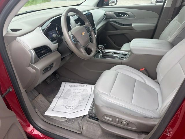 Used 2021 Chevrolet Traverse LT w/ LT Premium Package AWD/4WD image 13