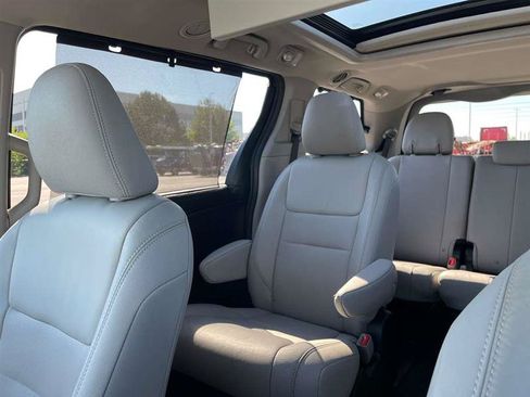Used 2016 Toyota Sienna Limited Premium AWD/4WD image 73
