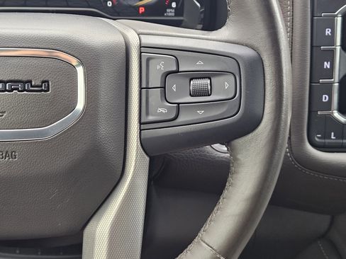 Used 2022 GMC Yukon XL Denali image 30