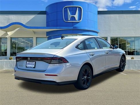 New 2025 Honda Accord SE image 2