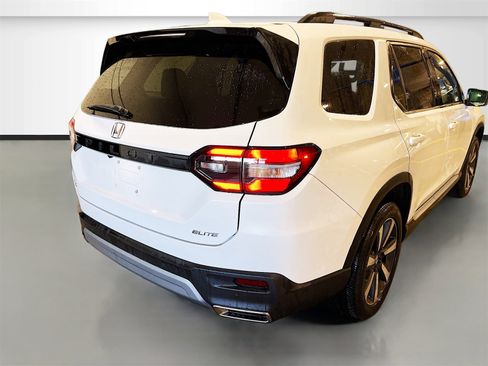 Used 2024 Honda Pilot Elite image 7
