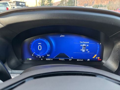 Used 2022 Ford Explorer Platinum w/ Equipment Group 601A image 17