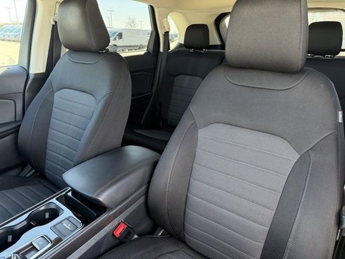 Used 2020 Ford Edge SE image 10