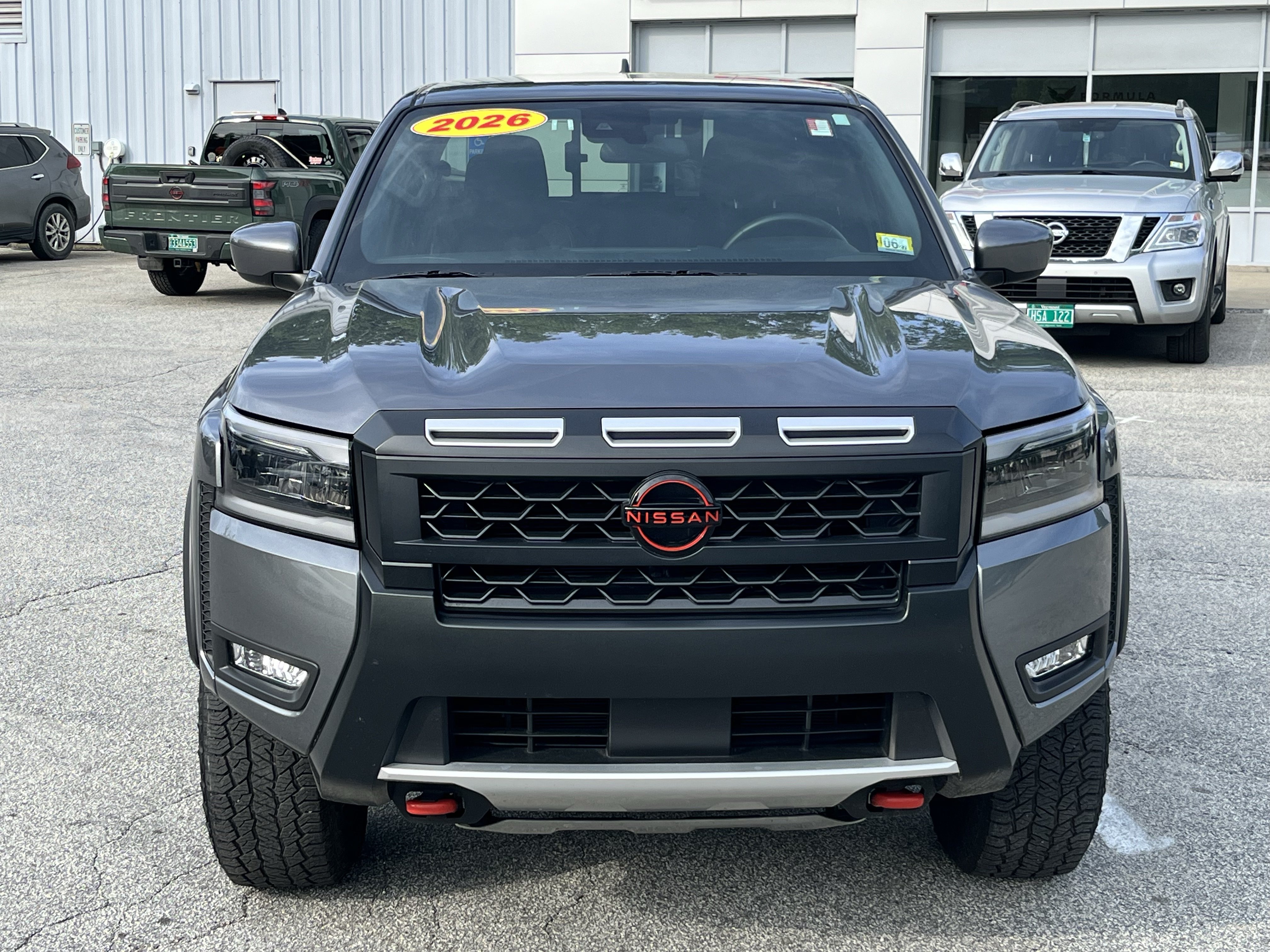 Used 2026 Nissan Frontier PRO-4X AWD/4WD image 2